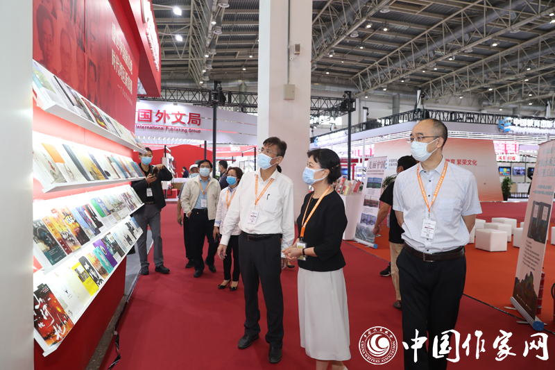 20210915 第二十八届北京图博会“中国作家馆”开馆4.jpg