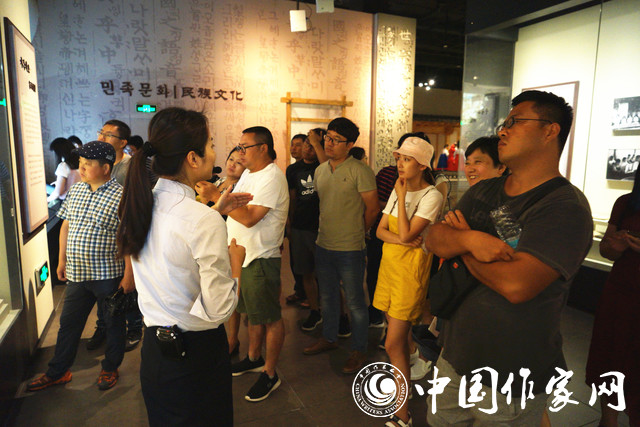 5c2c1d9c1e7c5.jpg 20190102 全国多民族作家走进延边 5.jpg