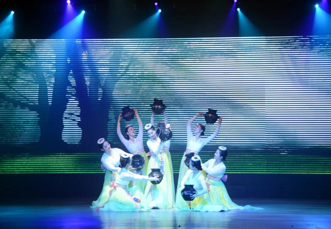 5c2efe3ccbf47.jpg 首届中国朝鲜族青年文学奖揭晓2.jpg