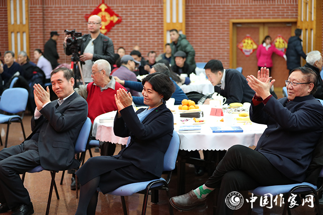 5c4fb3de5207c.jpg 20190129 首都文学界迎春茶话会在京举行3.jpg