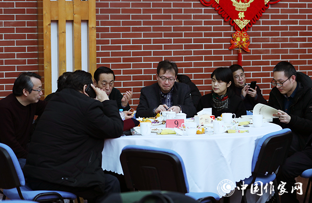 5c4fb7e64ab57.jpg 20190129 首都文学界迎春茶话会在京举行15.jpg