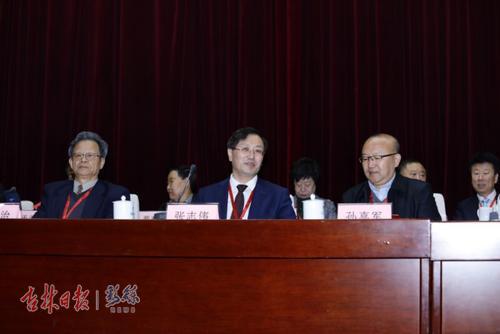 5cbff9b8afcac.jpg 20190424 吉林省作家协会第九次代表大会闭幕 金仁顺当选主席3.jpg