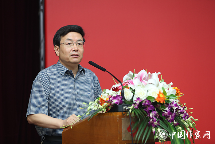 5d23e9aaf066d.jpg 20190709 坚守文学出版正确方向 打造知名文化品牌——作家出版社有限公司揭牌仪式在京举行3.jpg