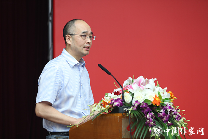 5d23e9bbb3ca2.jpg 20190709 坚守文学出版正确方向 打造知名文化品牌——作家出版社有限公司揭牌仪式在京举行4.jpg