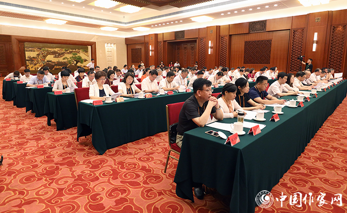 5d2e8f590e1a8.jpg 20190717 以文学初心为灯 向灵魂深处书写——习近平总书记的贺信引起文学界强烈反响3.jpg